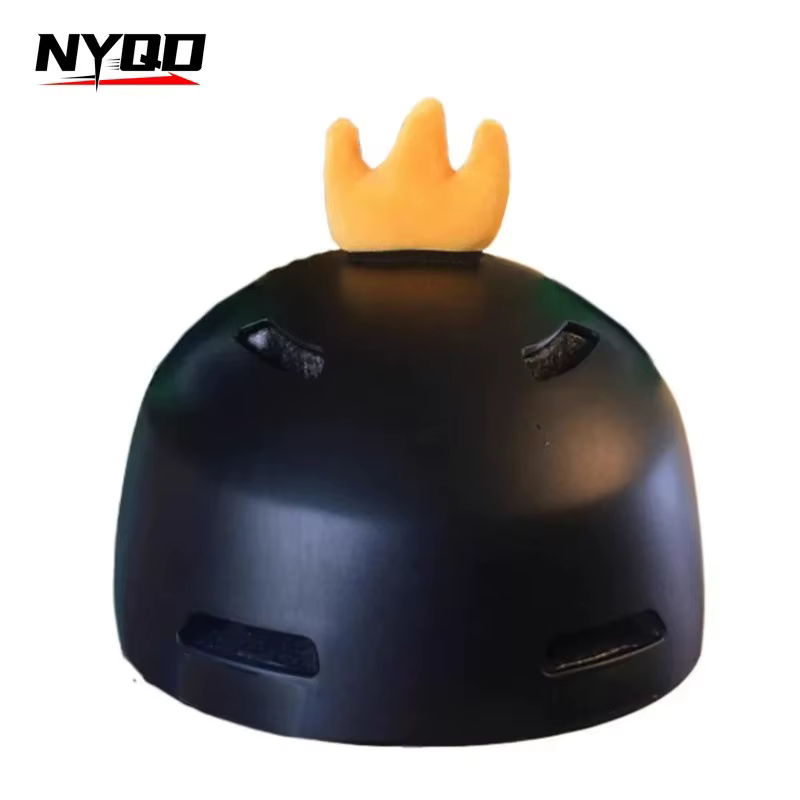 Mignon dessin animé casque bijoux grenouille Prince yeux casque décoration voiture électrique moto d