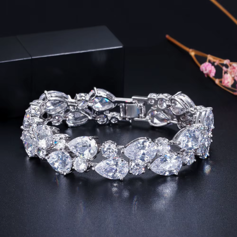Bracelets Vinregem Bohemia en pierres précieuses (rubis, saphirs, émeraudes, améthystes) et diamants