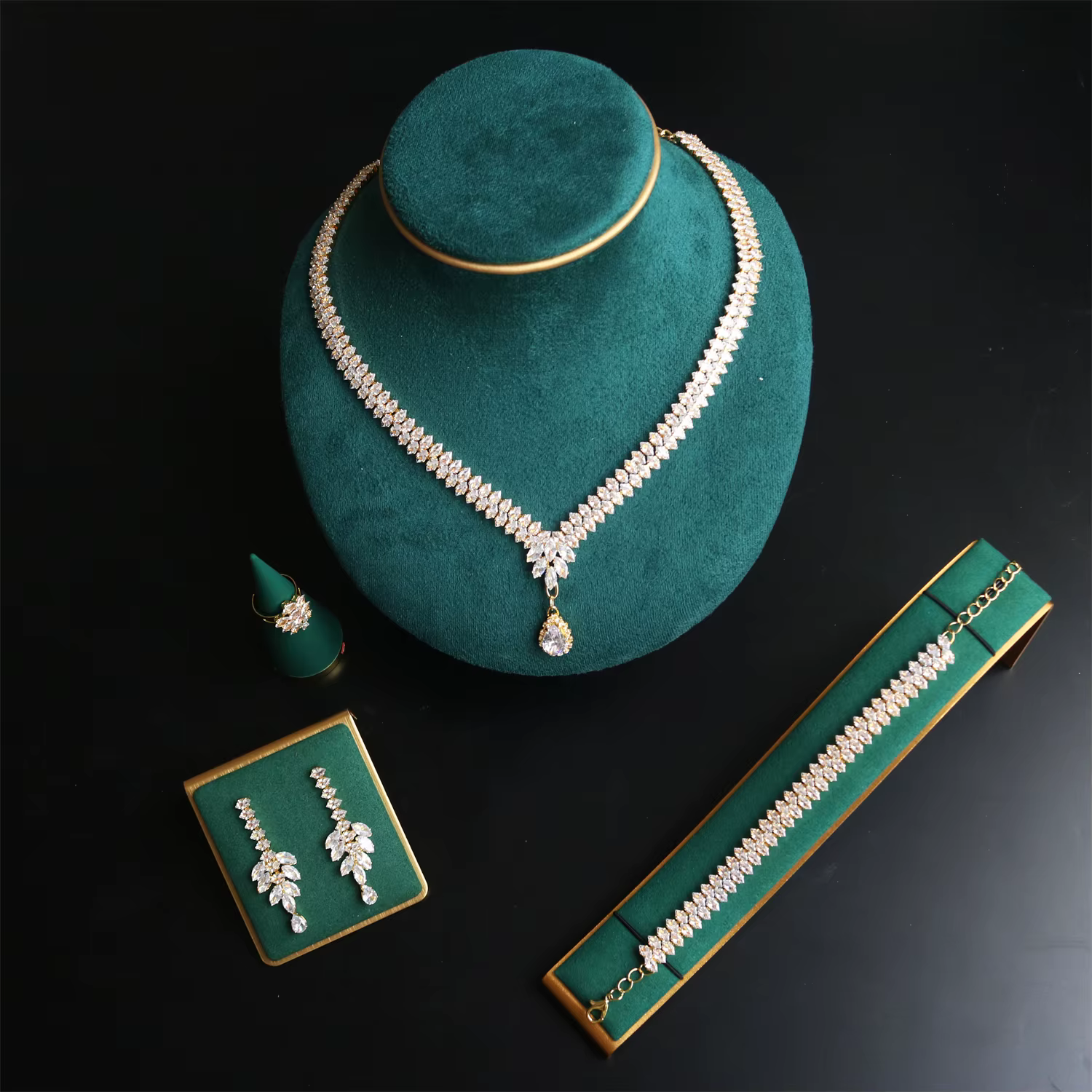 Nouvel ensemble de colliers en zircon pour mariées, bijoux argentés luxueux et à la mode adaptés aux