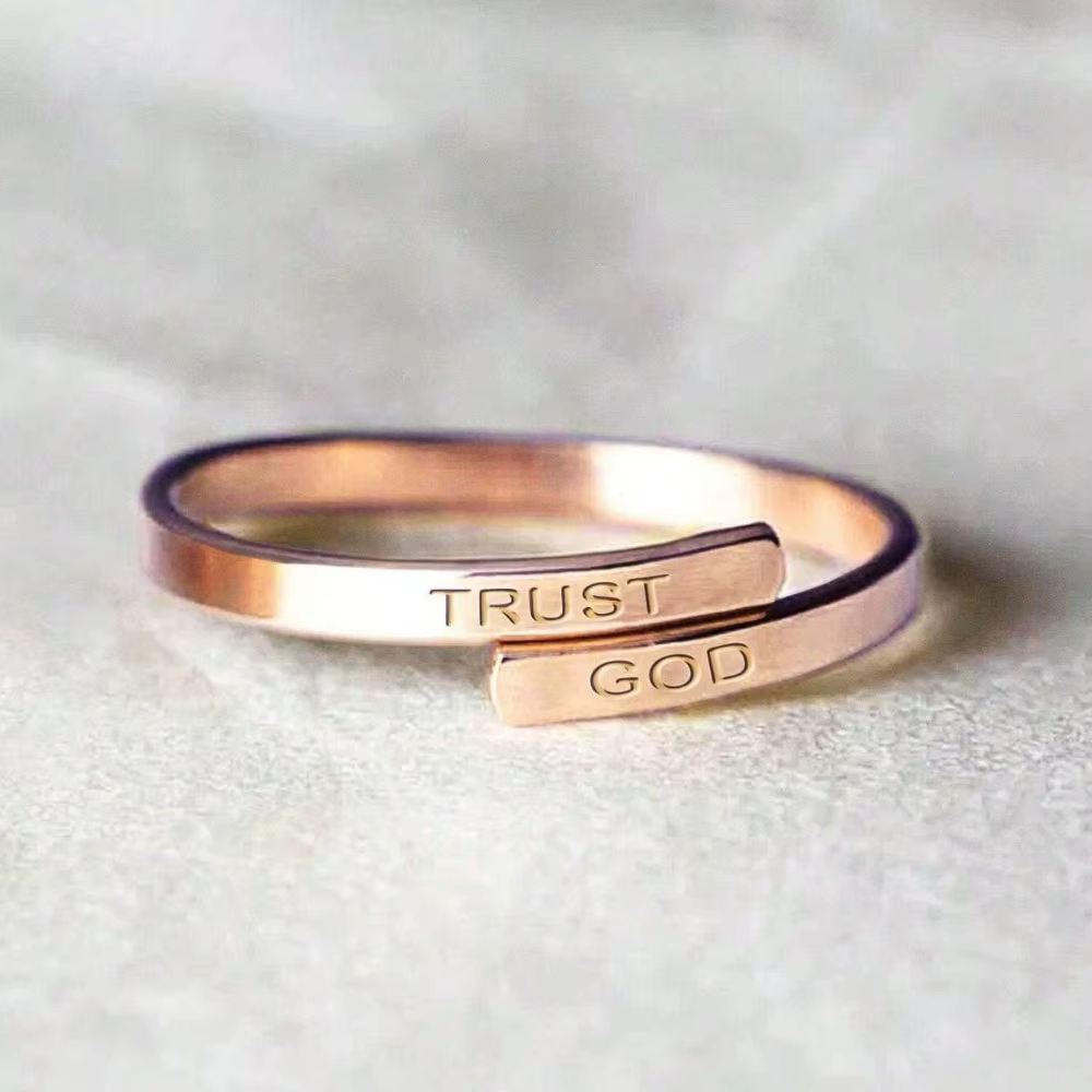 Bague élégante vintage "TRUST GOD" réglable en acier inoxydable à deux couches pour occasions quotid