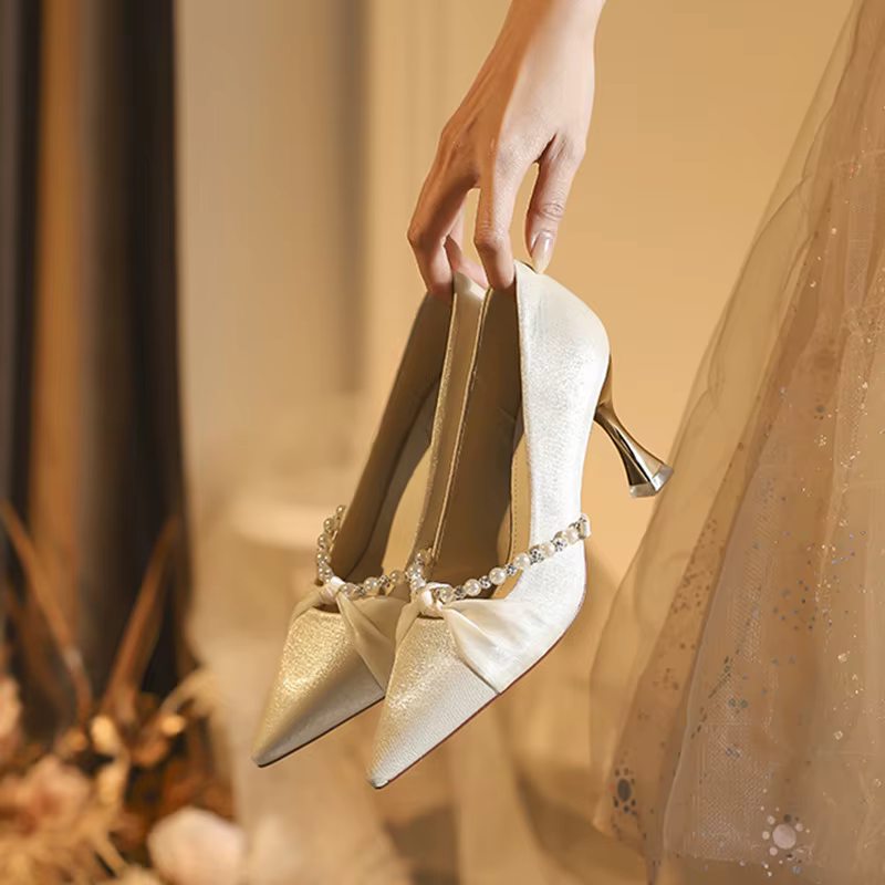 Chaussures de mariage style féerique français, escarpins élégants à talons hauts et bout pointu pour