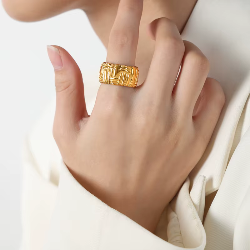 Bague ronde en acier inoxydable pour femme, bijoux plaqués or 18 carats, accessoire de luxe féminin,