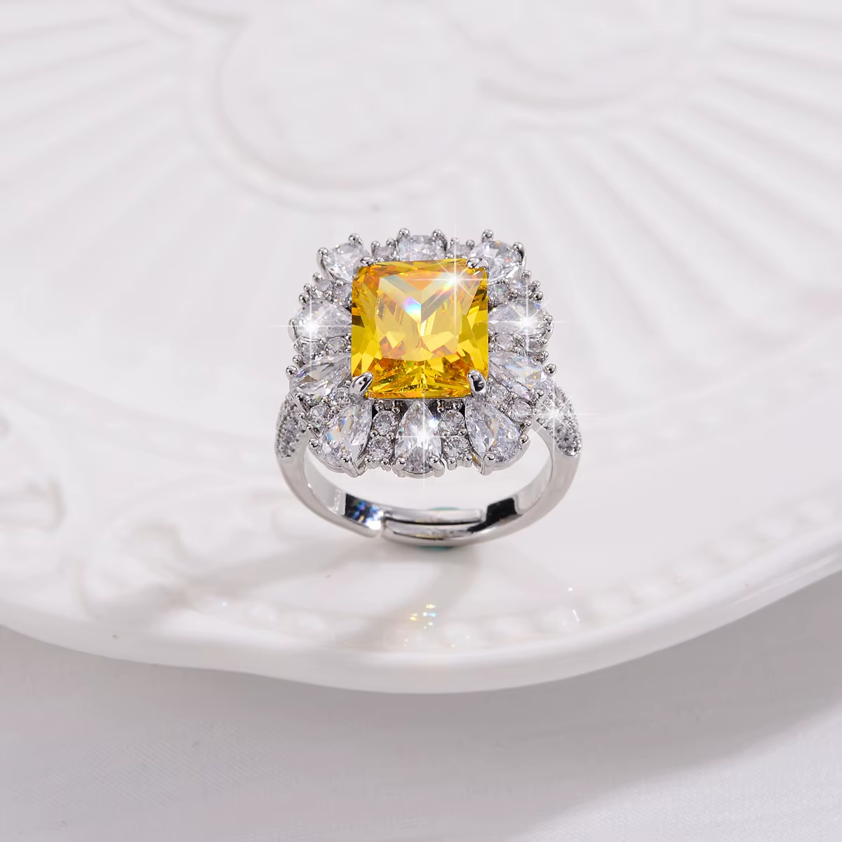 Bague de luxe en zircon jaune, grande pierre, pour femmes, élégante, couleur argent, bague de fiança