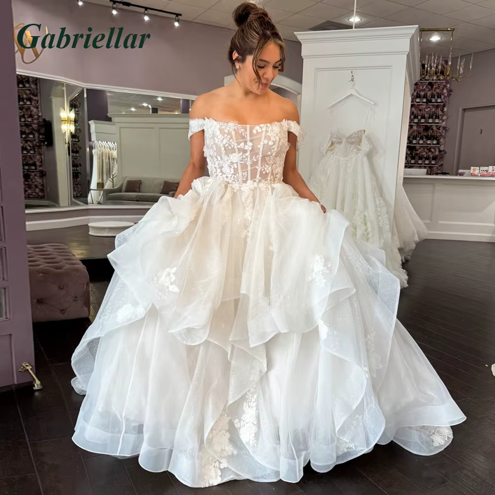 Gabriellar à la mode une ligne robe de mariée femme mariée volants hors de l'épaule Appliques Tulle 