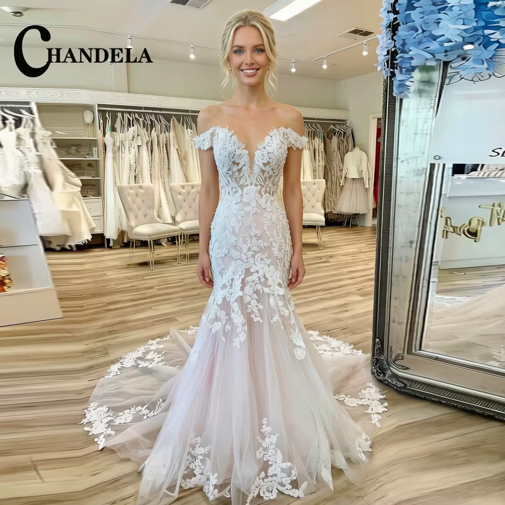 CHANDELA à la mode col en v robe de mariée mariée hors de l'épaule Appliques Court Train robes Para 