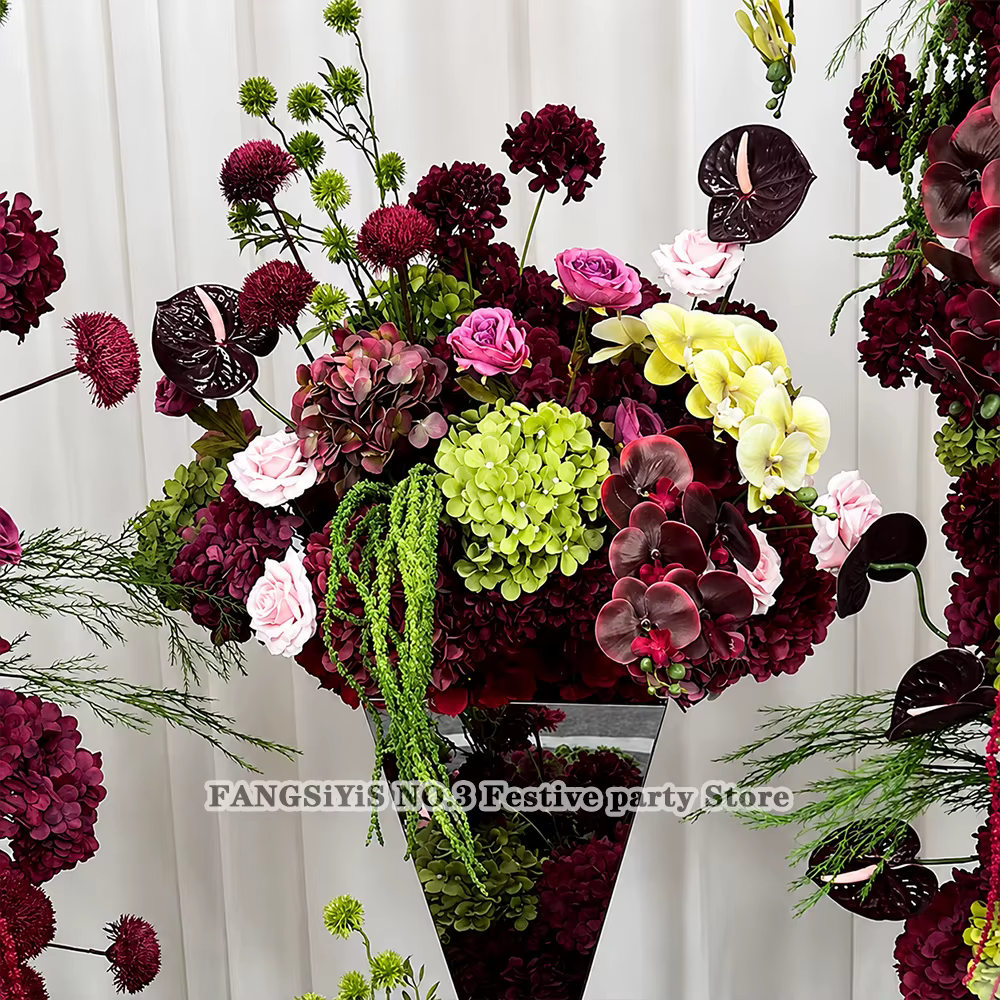 Composition florale artificielle de roses et d'anturiums vert bordeaux pour arche de mariage, centre