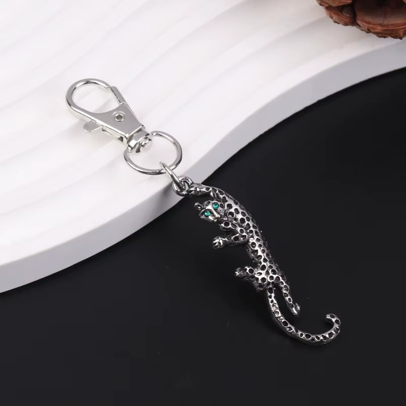 Porte-clés pendentif panthère Animal pour femmes, sac à main, breloques de voiture pour hommes, orne