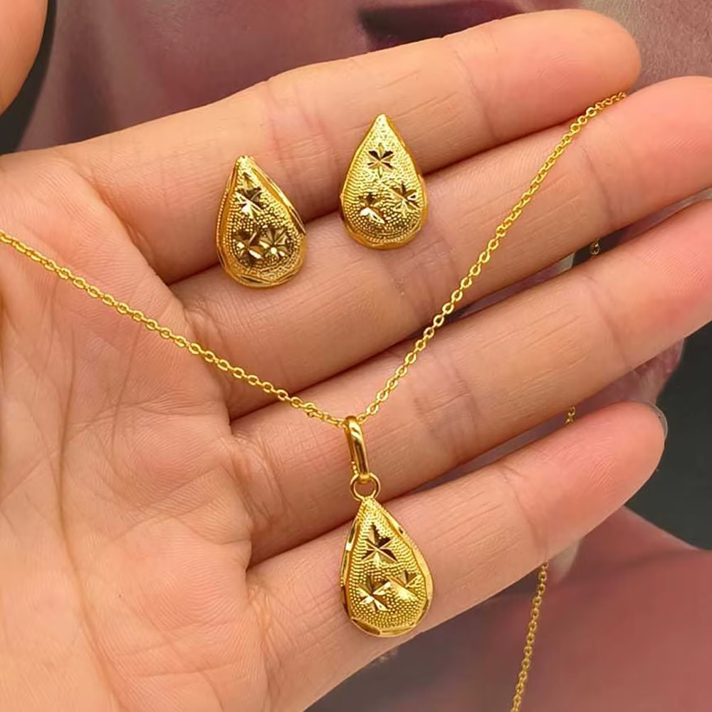 Ensemble de bijoux couleur or exquis pour fête, boucles d'oreilles et pendentif, ensemble de bijoux 