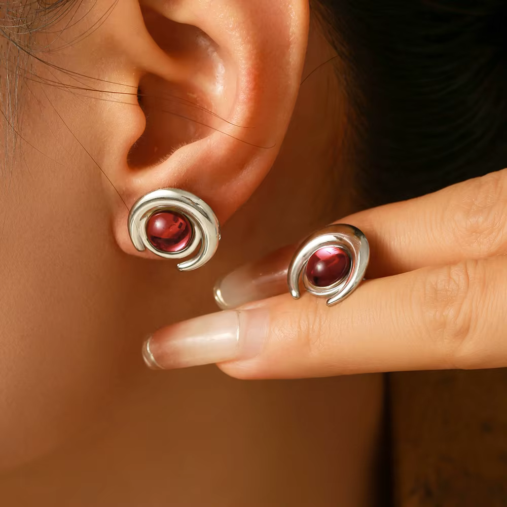 Bagues rondes en acier inoxydable plaqué or grenat rouge pour femme, breloque étanche, cadeau de bij