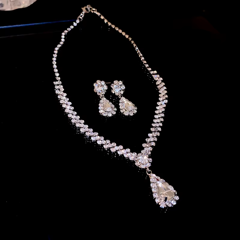 Ensemble collier et boucles d'oreilles incrustés de strass rouges pour femmes, collier ras du cou en