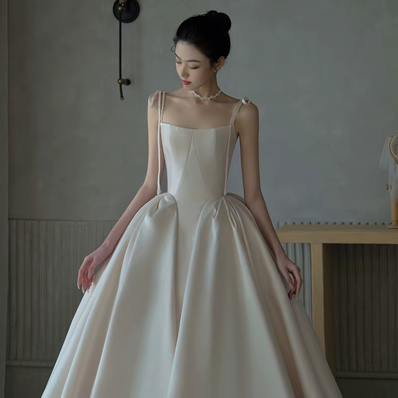 Robe de mariée en soie à bretelles simples, robe française de Style Court, voile principal de mariag