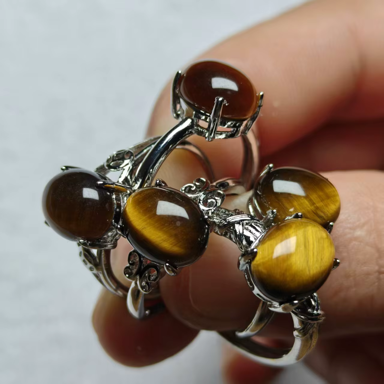 Bague incrustée de pierre d'oeil de tigre naturel, grand visage d'œuf, oeil de chat, forte simplicit