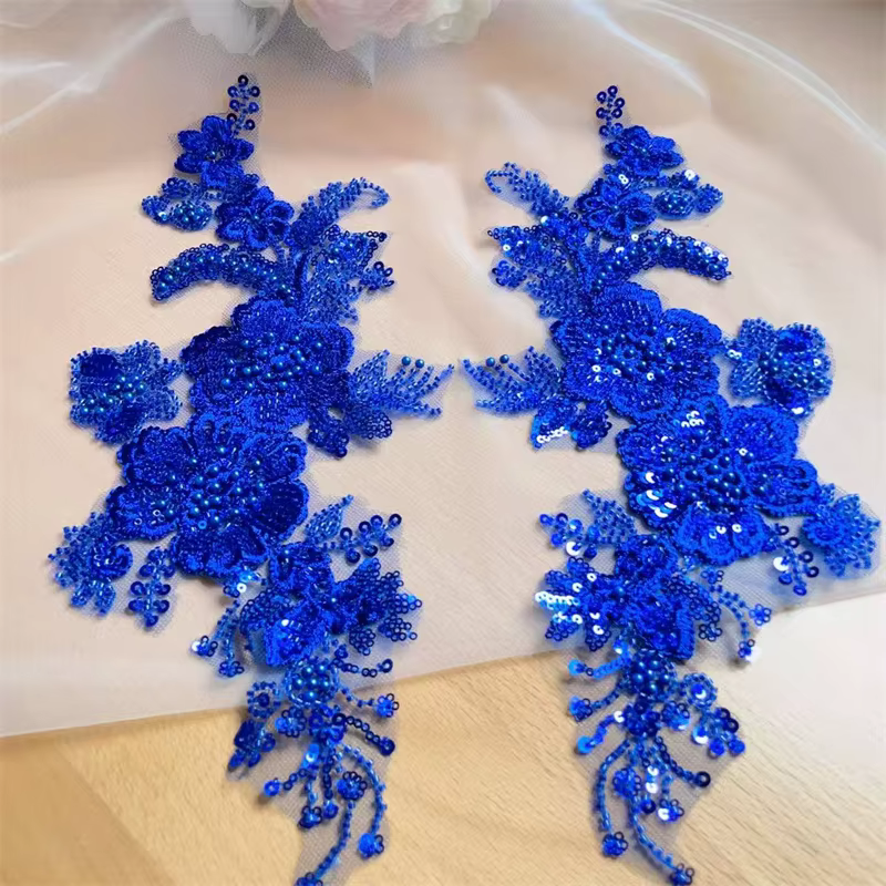 Couleurs colorées perle brodée paillettes brillantes grandes fleurs décoration de robe de mariée. Ac