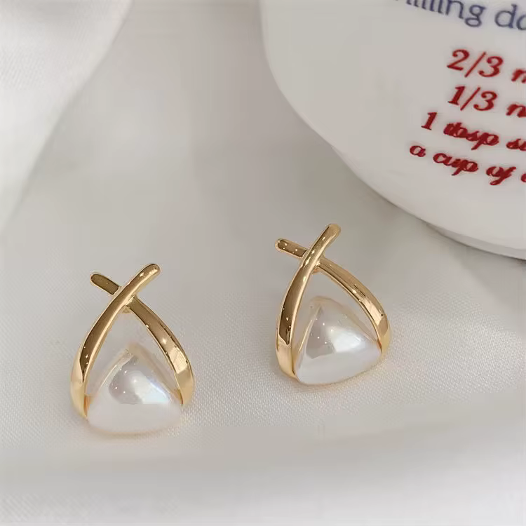Boucles d'oreilles à clip en perles simulées pour femmes, nœud papillon mignon, non percé, brillant,