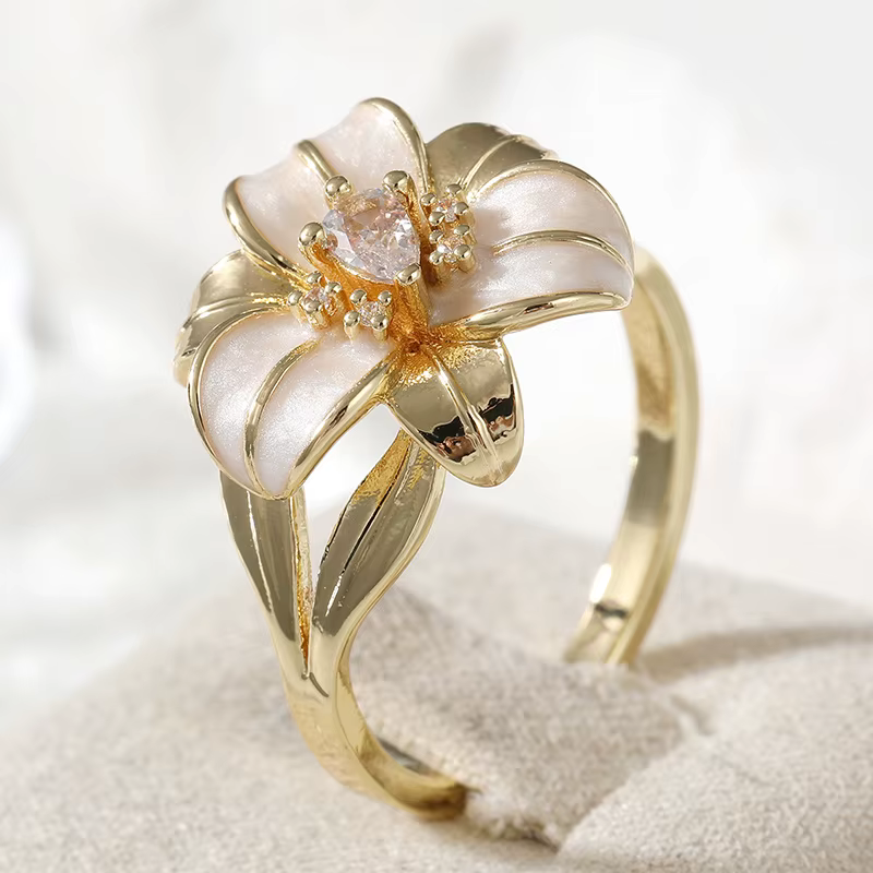 Bague de luxe pour femme en émail motif fleur de lys, incrustation de zircon synthétique, accessoire