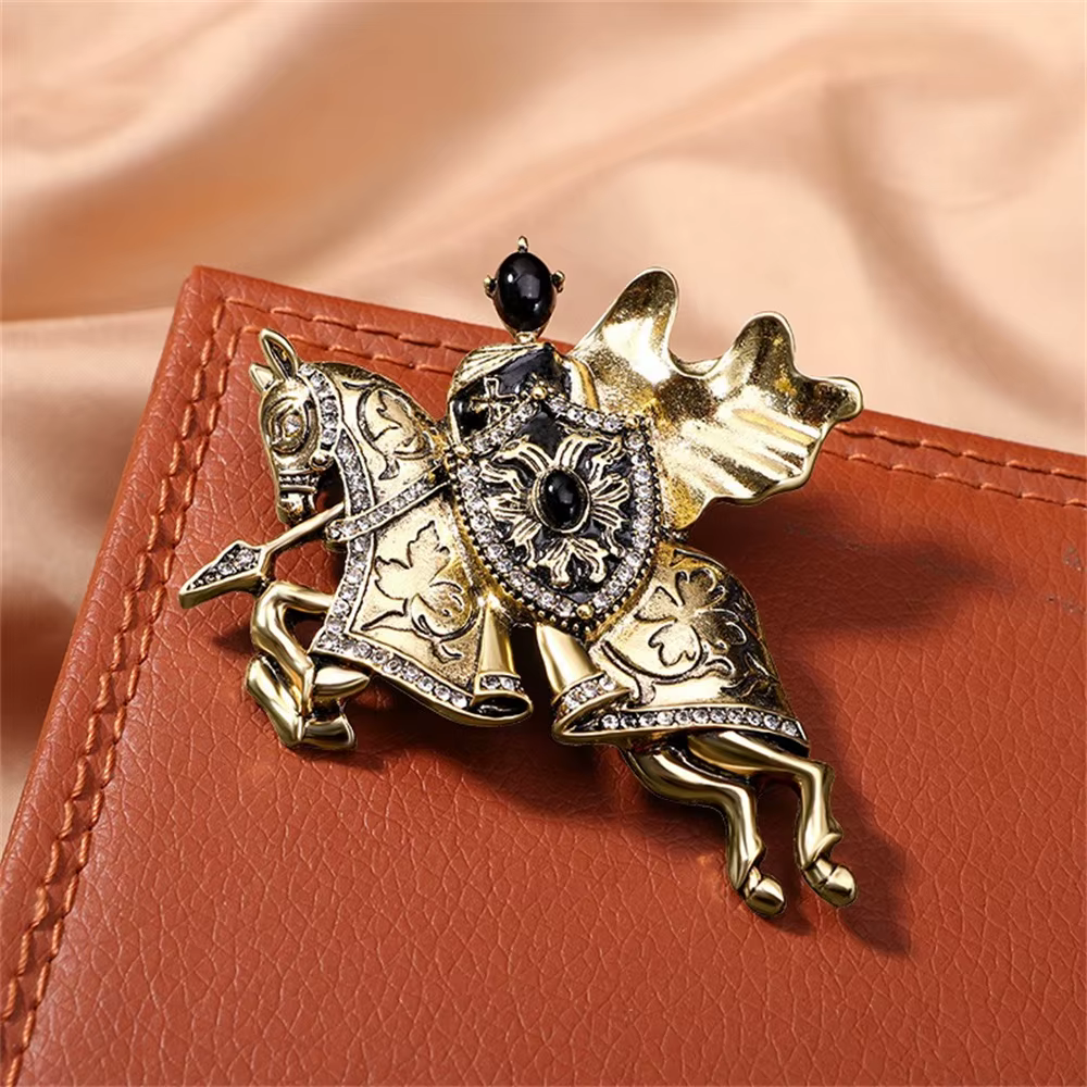 Broche vintage Chevalier des Contes de Fées avec Zircon Cubique, Épingle en Métal, Accessoire de Mod