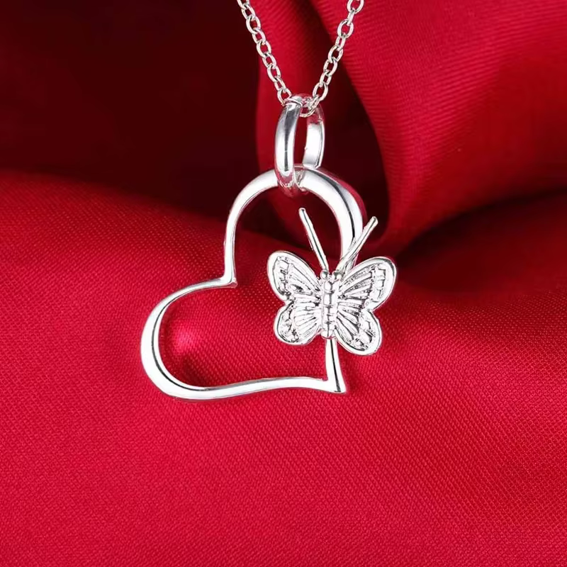 Collier pendentif en forme de cœur plaqué argent pour femme, forme de papillon exquise, bijoux à la 
