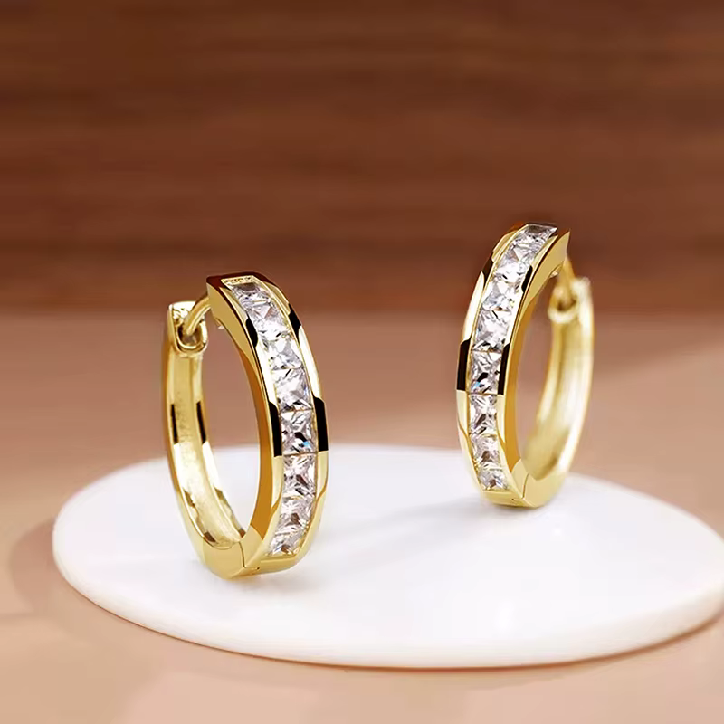 Huitan – boucles d'oreilles créoles au Design classique pour femmes, entièrement avec princesse carr
