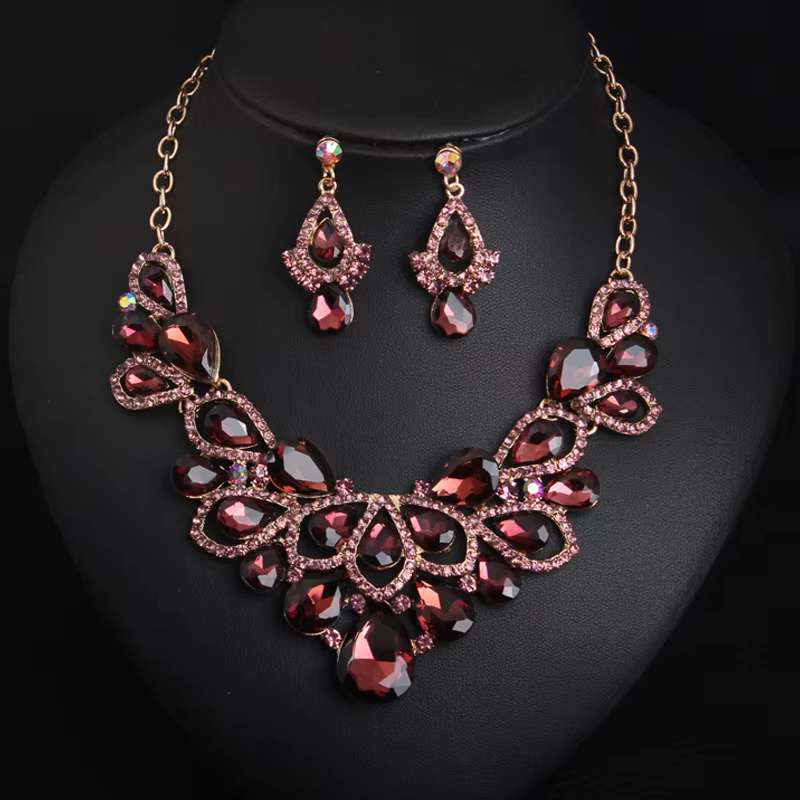 Ensemble de bijoux en strass bordeaux en forme de goutte d'eau, collier bib, boucles d'oreilles pend