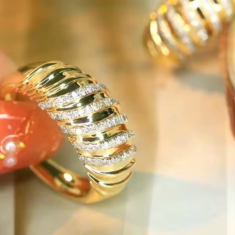 Huitan – bague de luxe couleur or pour femmes, bijoux en zircone brillante pour fête de mariage, acc