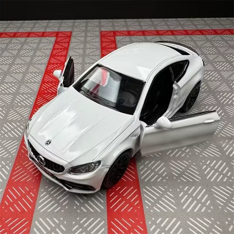 1:36 mercedes-benz C63S Coupé alliage modèle de voiture de sport moulé sous pression en métal véhicu