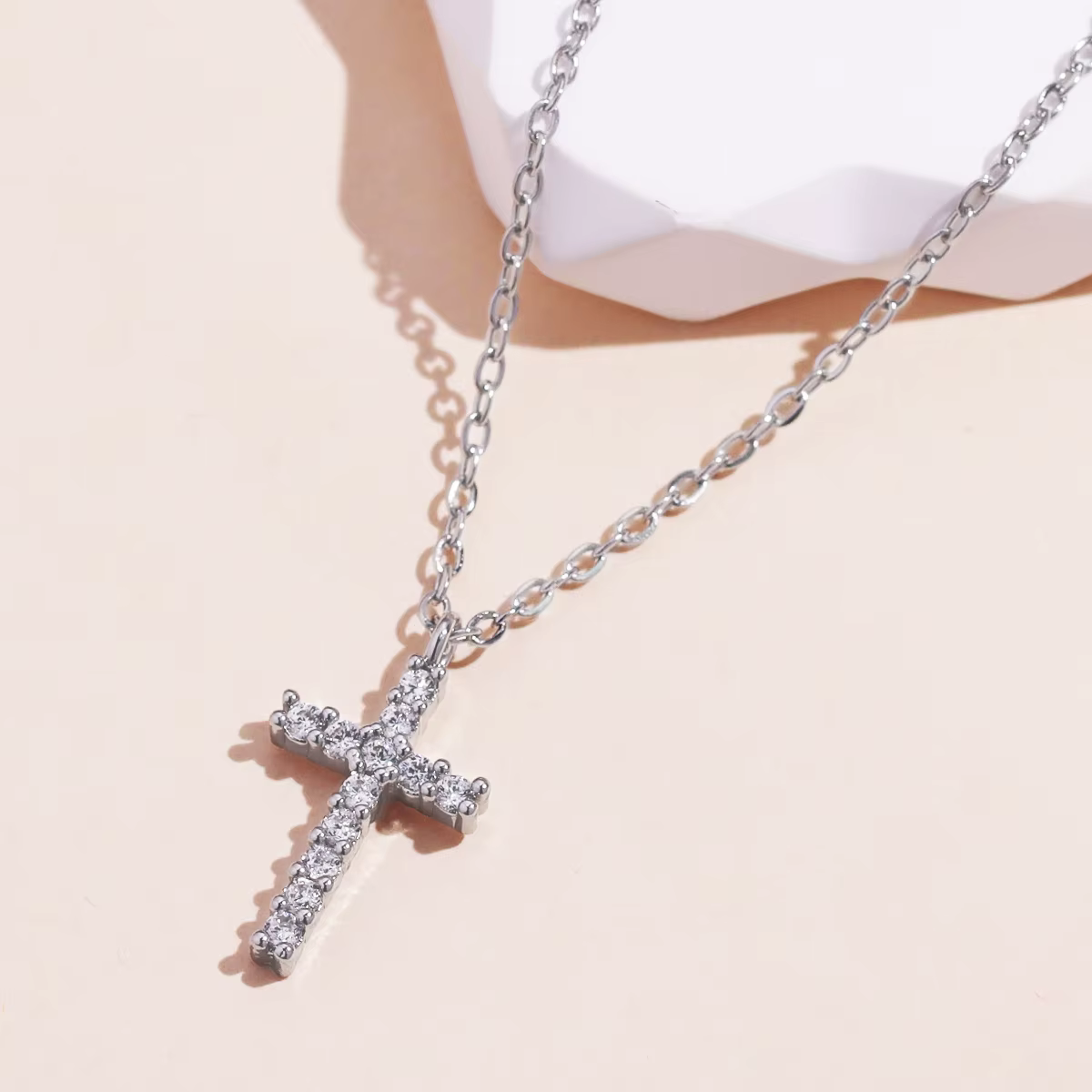 Collier pendentif croix incrusté de Zircon pour femmes, bijoux à la mode, couleur or, longue chaîne 