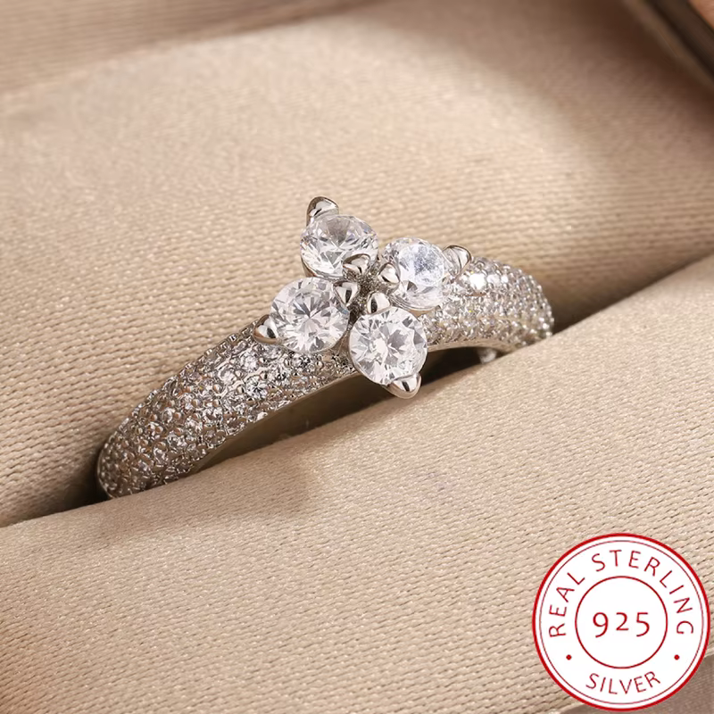 Nouvelle Bague Trèfle à Quatre Feuilles en Zirconium Entier Style 2026 pour Femme, Bijou Classique e