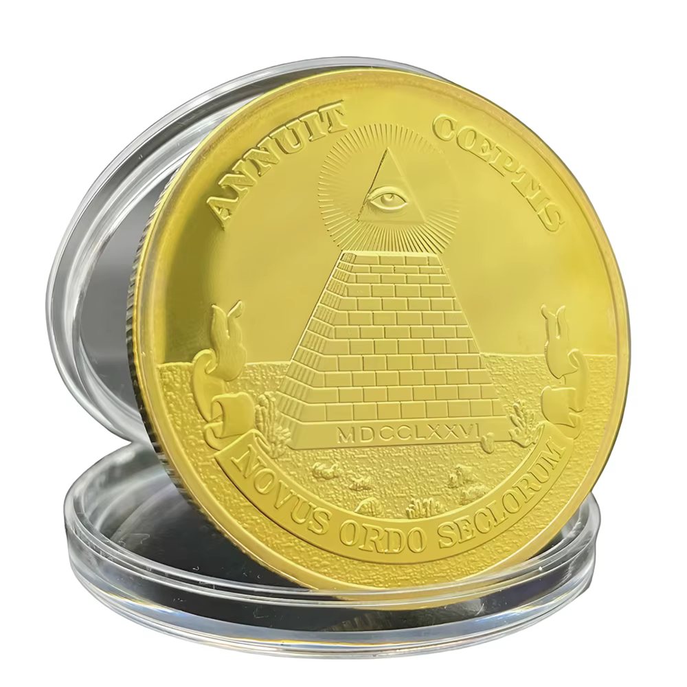 Pièce commémorative maçonnique - Badge d'art plaqué or avec l'Œil tout-voyant et la Pyramide, objet 