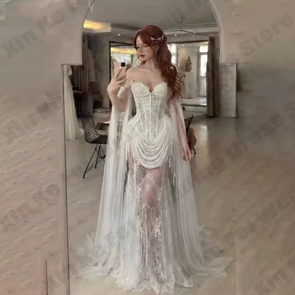 Robe de mariée vintage en dentelle avec appliques, châle, décolleté cœur, plissée, dos nu, coupe sir
