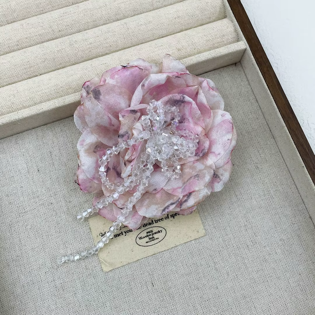 Broches coréennes à pampilles et cristaux pour femmes, épingles de revers en tissu à fleurs, élégant