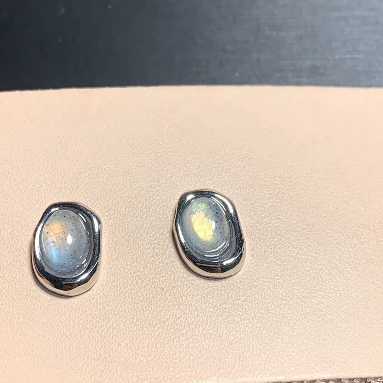 Boucles d'oreilles en pierre de lune naturelle AAA, pierre de lune, clous en argent 925 pour femmes,