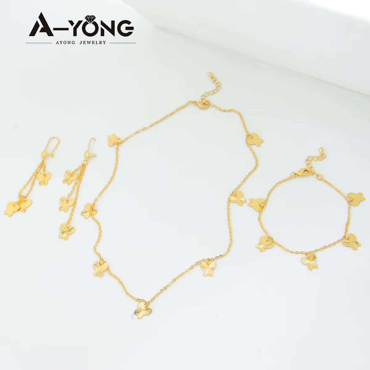 Parure de bijoux délicate et élégante en forme de papillon, plaqué or 21 carats, collier et bracelet