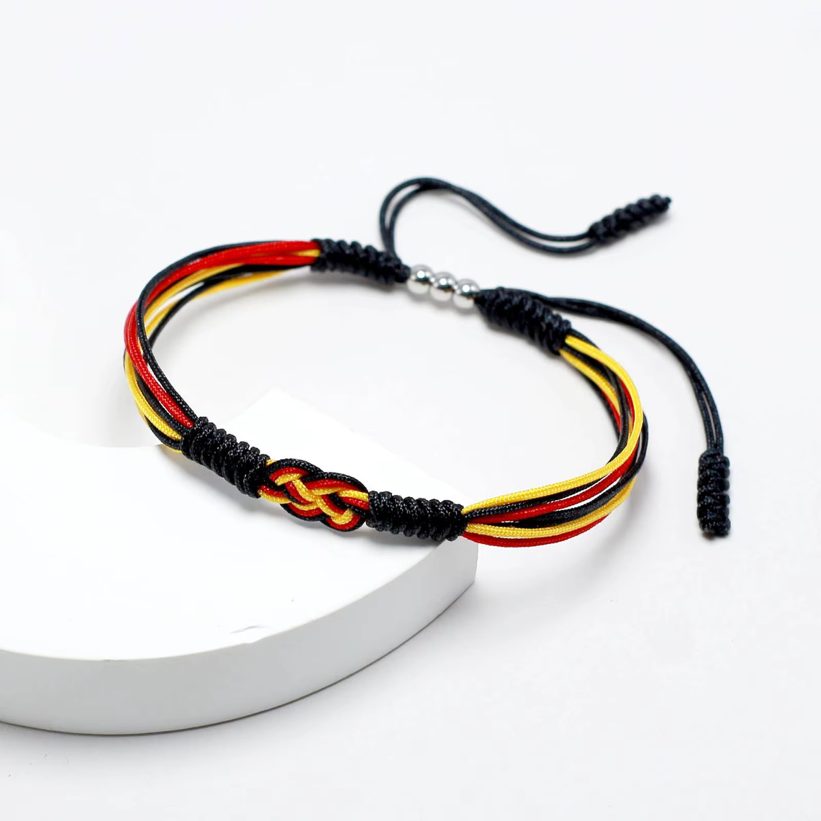 Bracelets en corde tressée faits à la main aux couleurs des drapeaux nationaux de France, Espagne et