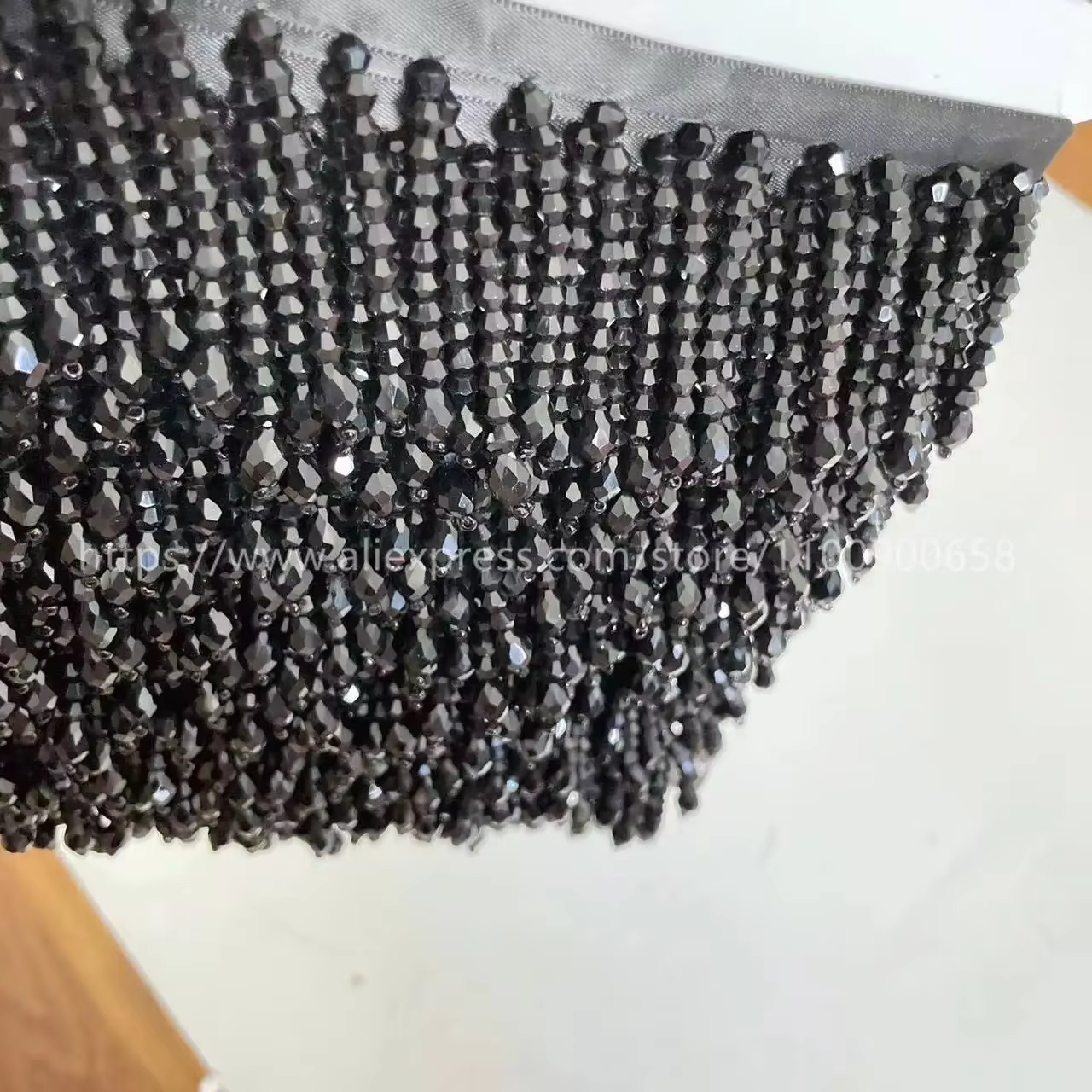 Garniture en dentelle perlée avec pompons de couleur Cee au lait vert, perle suspendue en cristal él