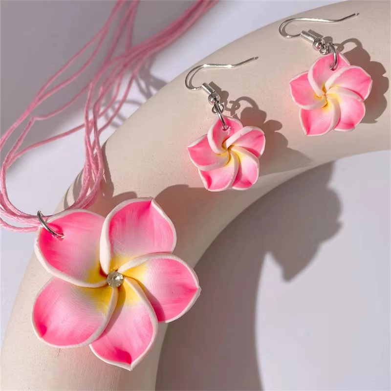 Nouvel ensemble de bijoux bohèmes tressés à grandes fleurs pour femmes, collier et boucles d'oreille