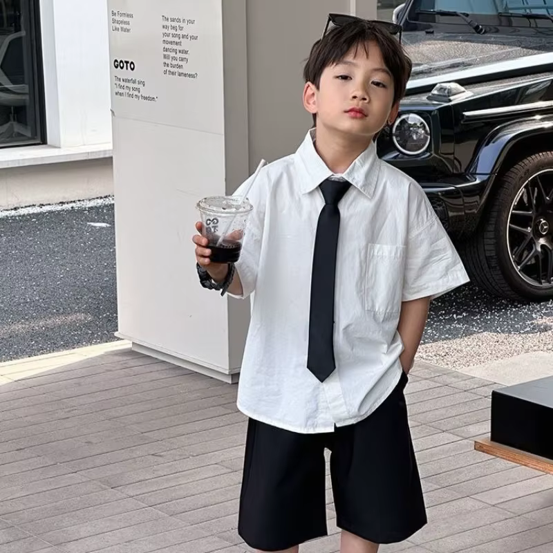 Nouvelle chemise blanche d'été pour garçons, costume de performance de garçon d'honneur avec chemise