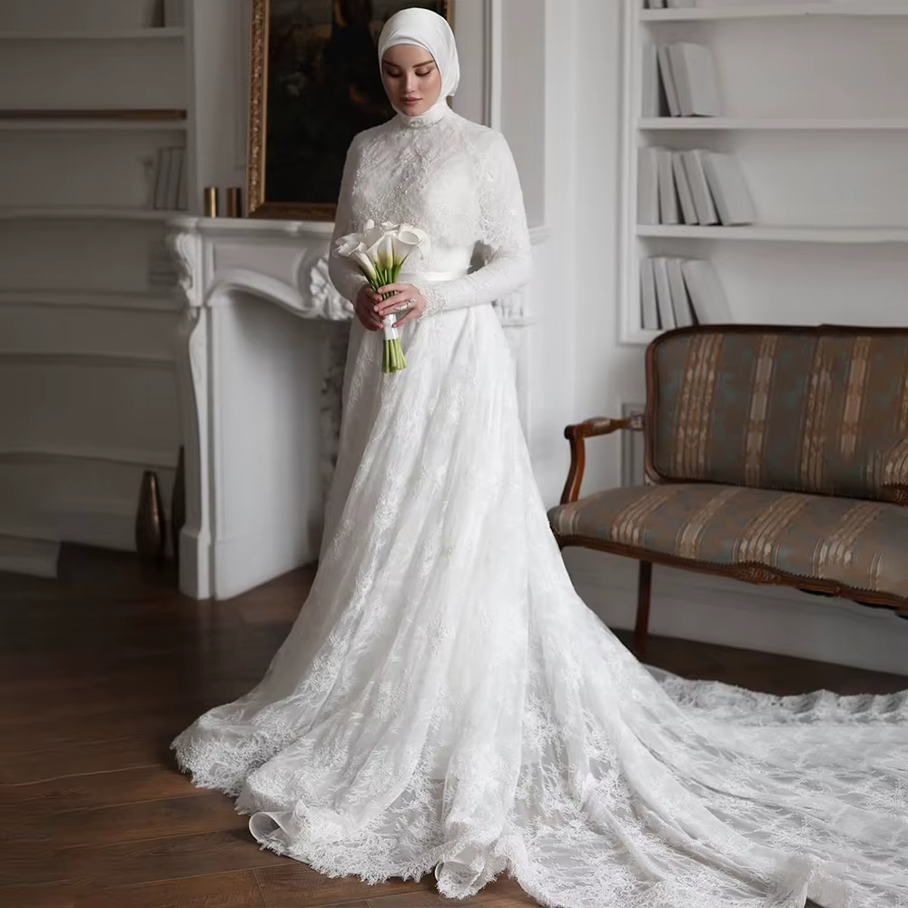 Robes de mariée musulmanes avec col haut, manches longues, dentelle, coupe A, traîne balayante, robe