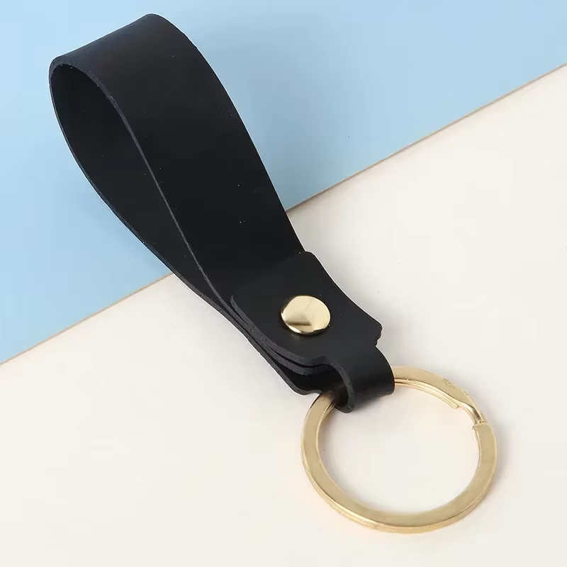 Porte-clés DIY en PU et métal, personnalisable avec nom, style mode et personnalité, en cuir de vach