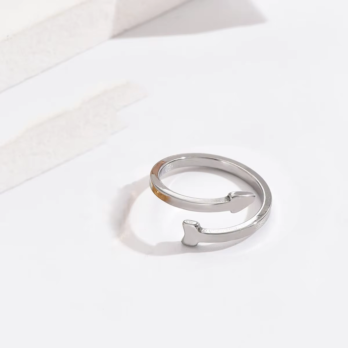 Bagues d'orteil en acier inoxydable pour femmes, ajustables, ouvertes, motif flèche creuse, bijoux d