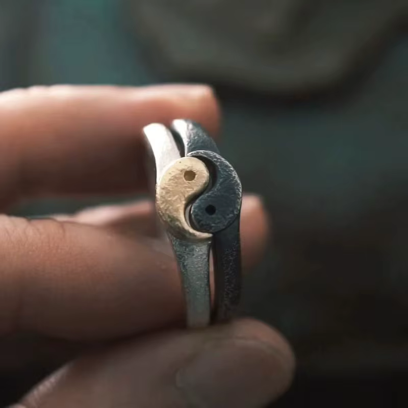 Ensemble de bagues de couple empilables Yin Yang – Bandes assorties Vintage pour elle et lui en détr