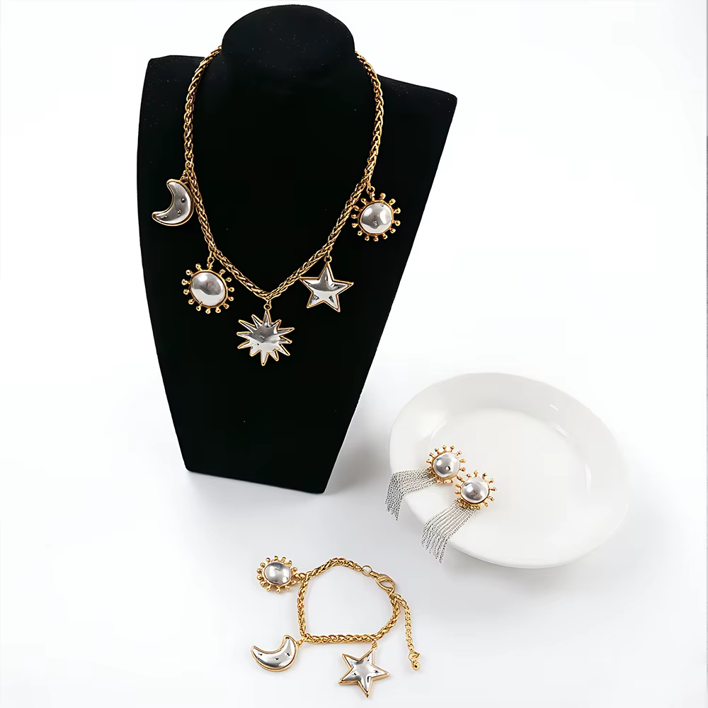 Ensemble de bijoux Celestial Charm, pendentifs lune, étoile et soleil dorés, collier, bracelet et bo