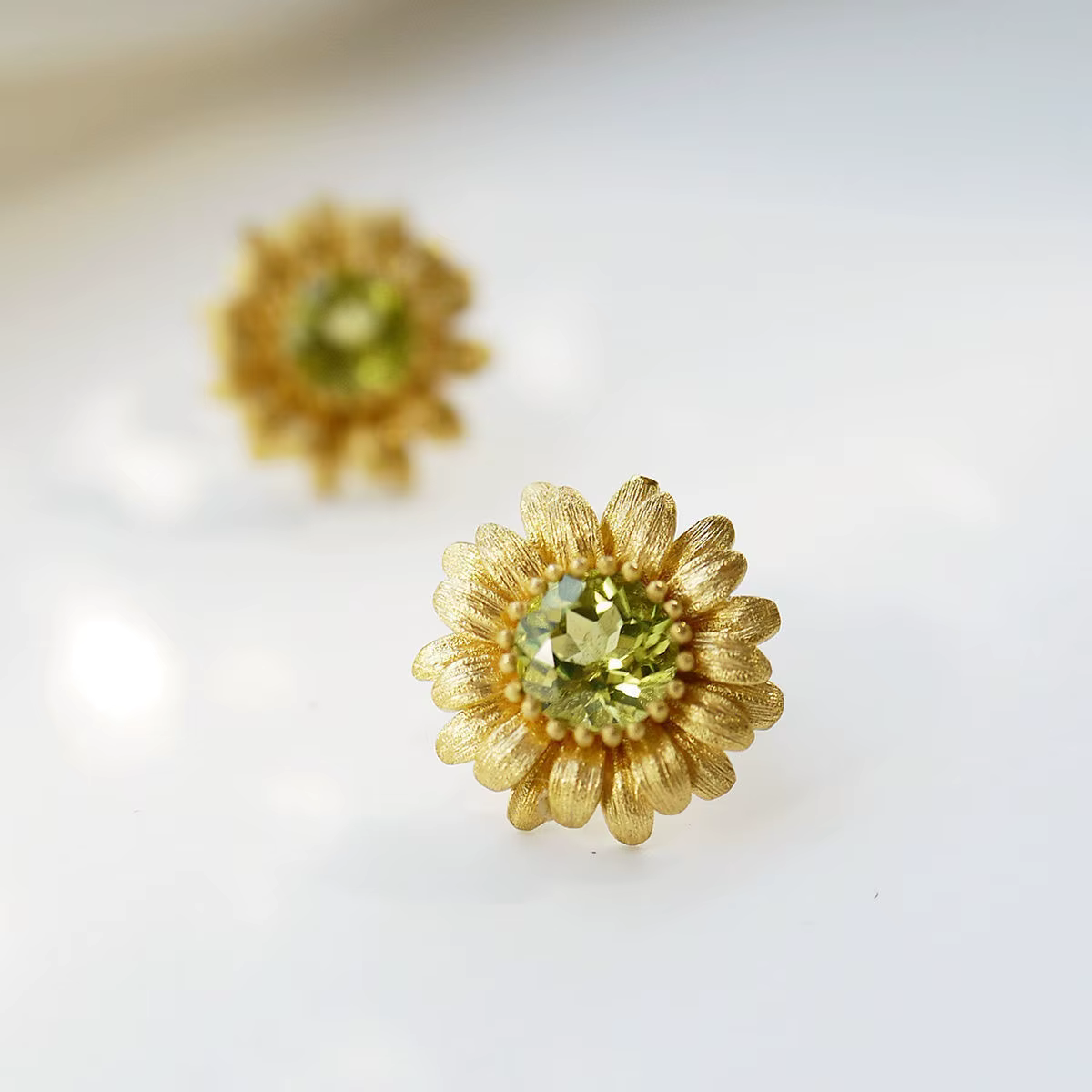 Boucles d'Oreilles en Forme de Tournesol pour Femme, Clou de Pierres Précieuses Vertes Olive, 256, R