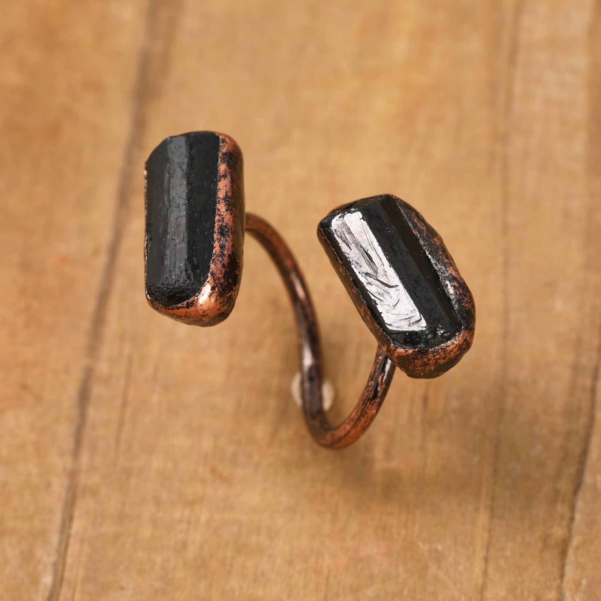 Bague en tourmaline noire brute, bronze antique, ajustable, style bohème gothique, bijoux accessoire