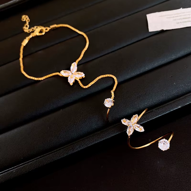 ANENJERY Bracelet ouvert et bague en zircon fleur pour femme, design français délicat et luxueux, bi