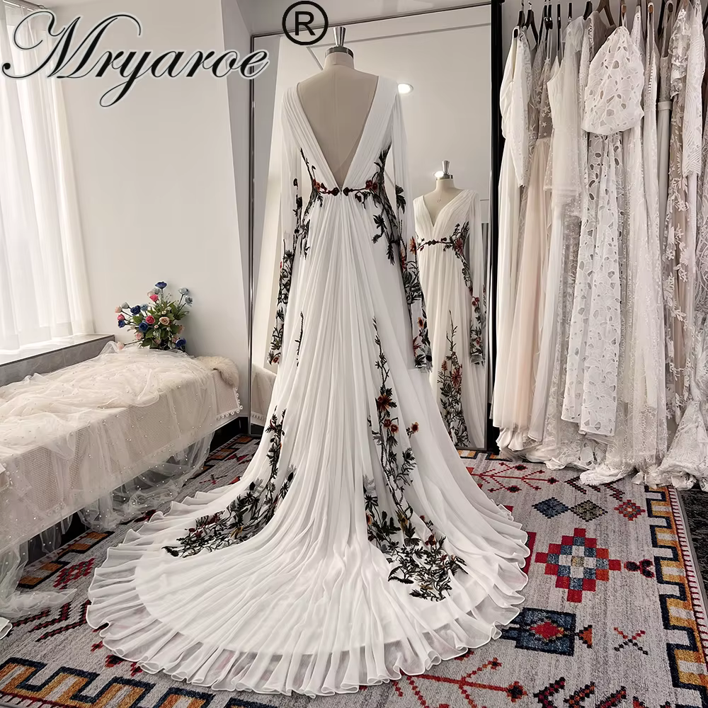Mryarce robe de mariée noire à manches longues une ligne robes de mariée brodées florales colorées