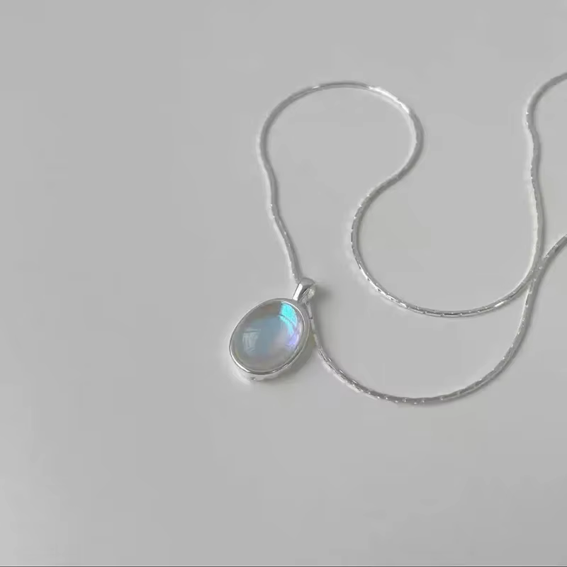 Collier en pierre de lune bleu mer, chaîne Sanke délicate à la mode, pendentif en pierres précieuses