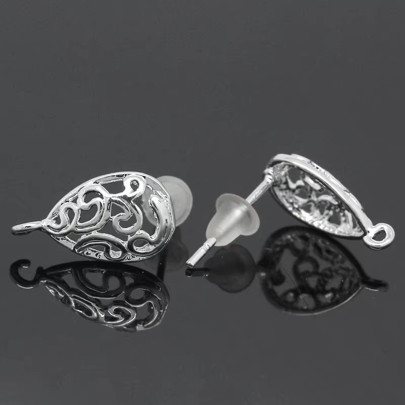 Doreen Box-Boucles d'Oreilles Fleur en Bronze Antique avec Bouchons, Boucles d'Oreilles en Cuivre, 1