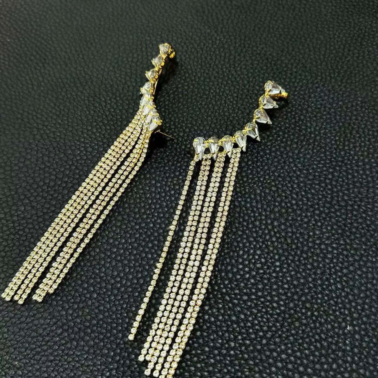 Boucles d'oreilles à pampilles longues exagérées avec diamants intégrés, boucles d'oreilles à Clip d