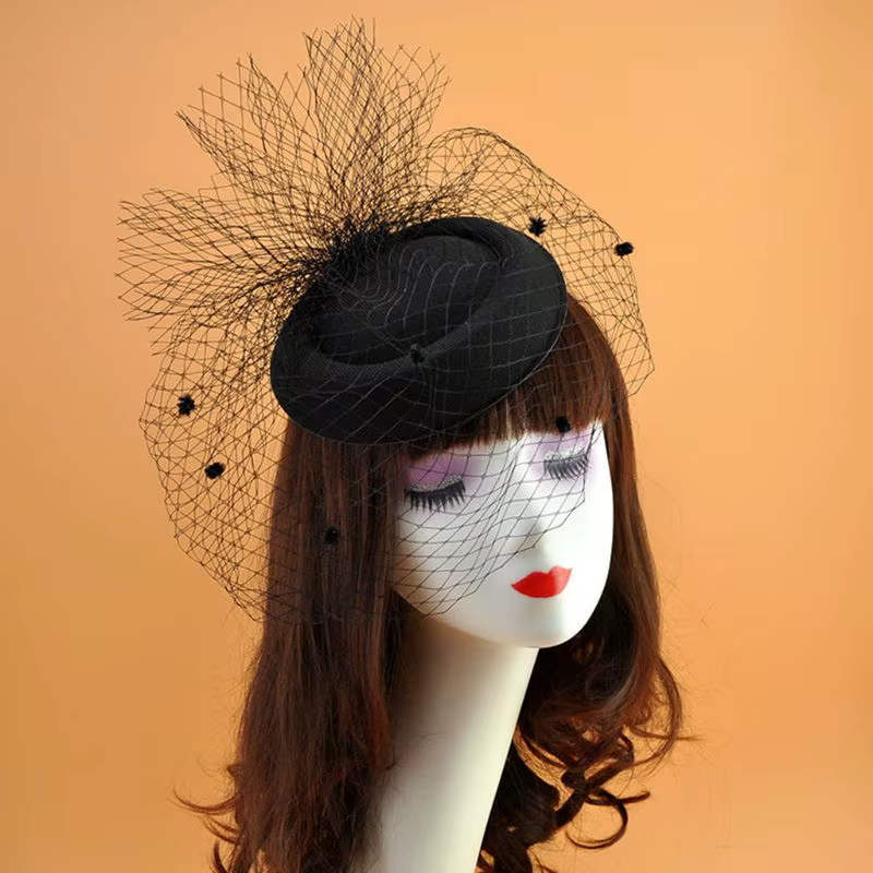 Chapeaux fascinateurs pour femmes, casquette de pilulier avec voile en maille à pois en peluche et p