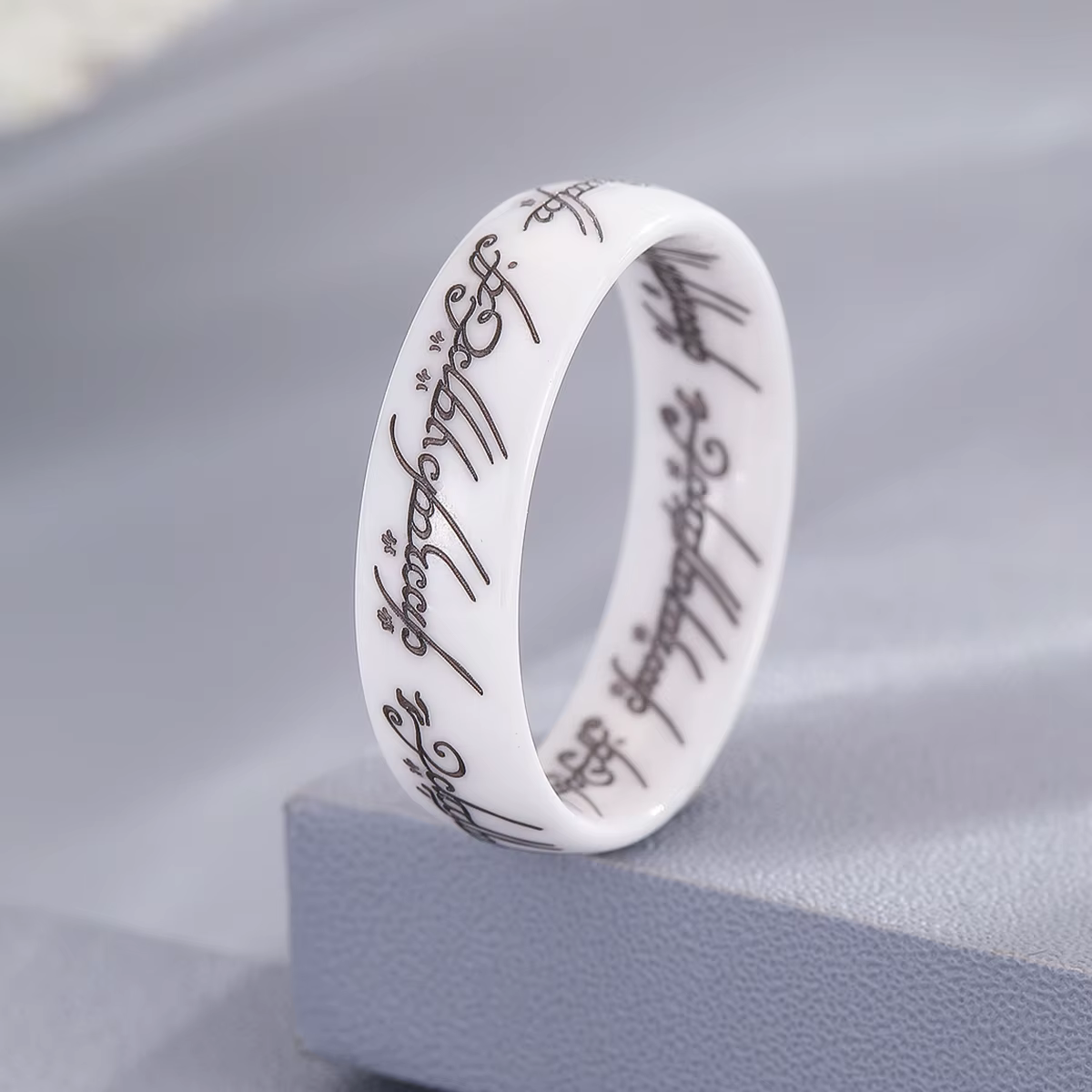 Nouvelle bague en céramique blanche rétro 2026, motif magique, simple et individuelle, bague unie